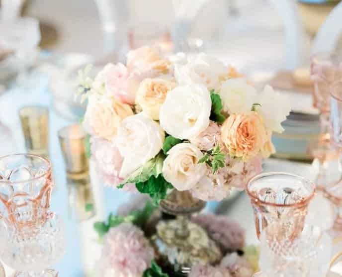 organizar una boda en verano flores centro de mesa