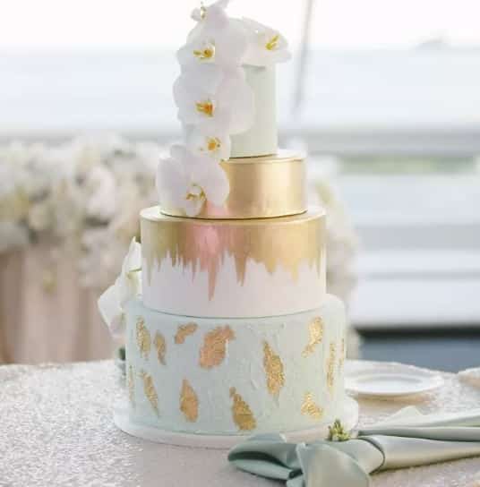 tartas de bodas con hojas de oro